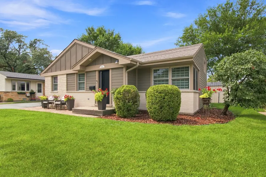 534 E Park Avenue, Elmhurst, IL 60126 - #2