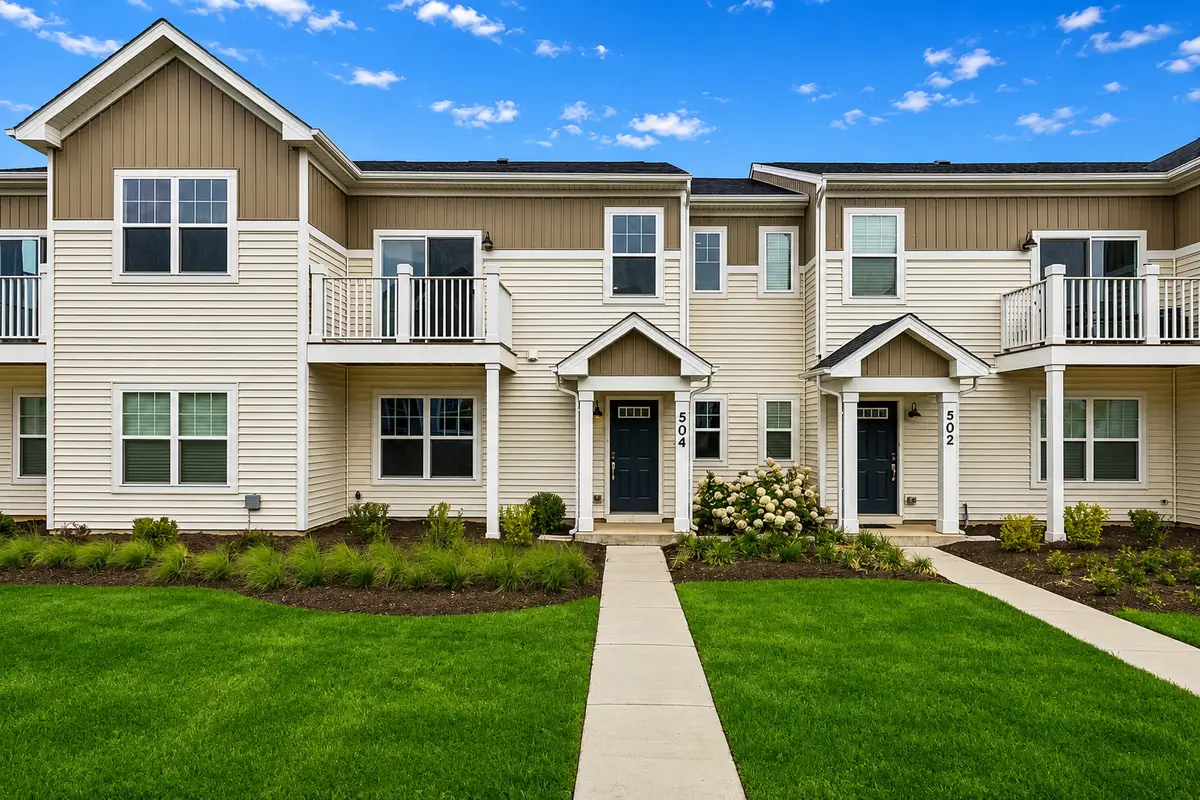 504 Comstock Road, South Elgin, IL 60177 - #1