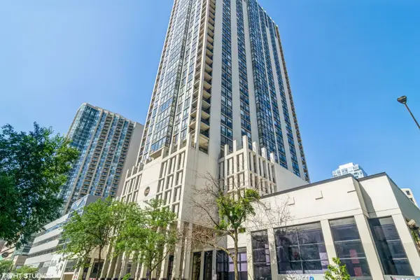 1122 N Clark Street #2102, Chicago, IL 60610