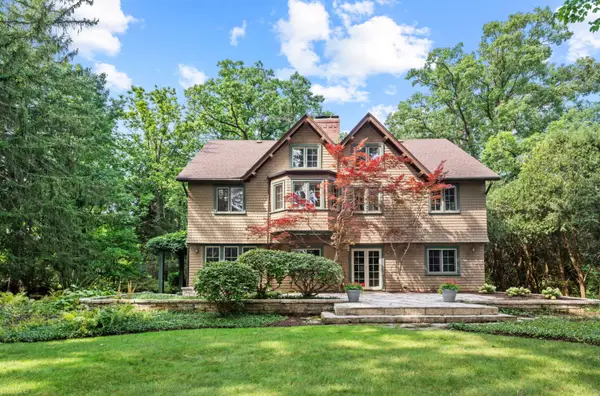 215 Prospect Avenue, Highland Park, IL 60035