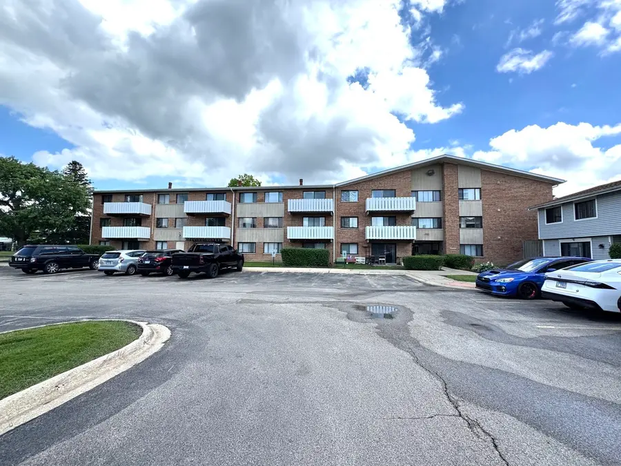 2000 Bayside Drive #110, Palatine, IL 60074 - #2