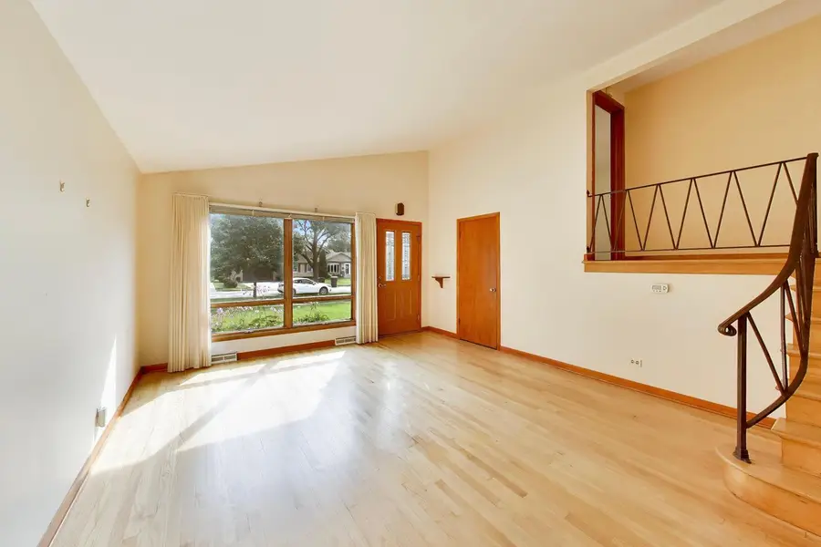 138 N Elmwood Avenue, Palatine, IL 60074 - #3