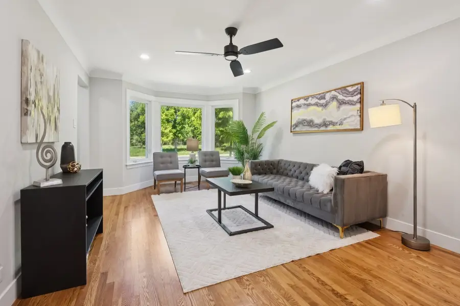 3737 N Cumberland Avenue, Chicago, IL 60634 - #2