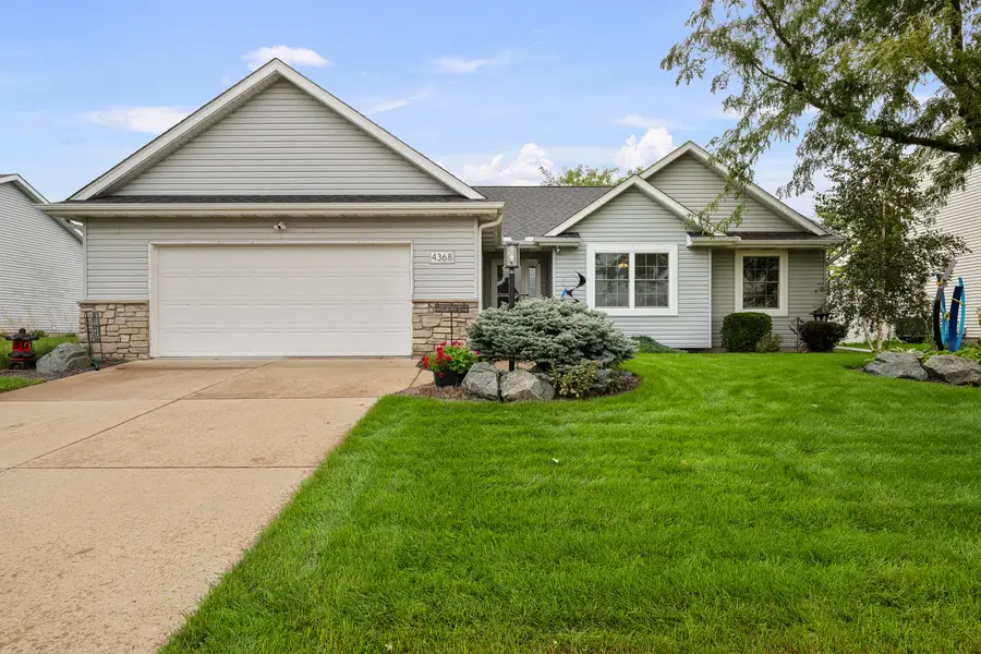 4368 Sapphire Lane, Bettendorf, IA 52722 - #2