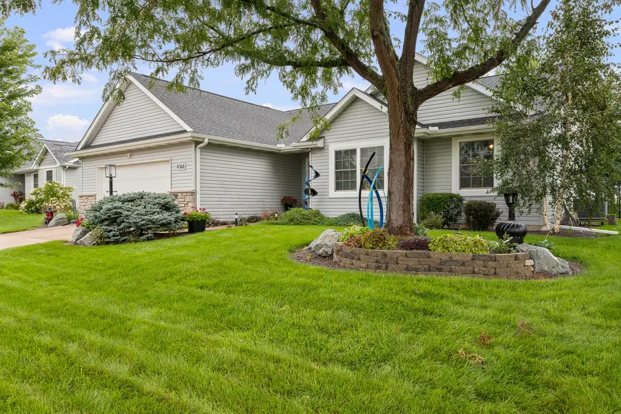 4368 Sapphire Lane, Bettendorf, IA 52722 - #3