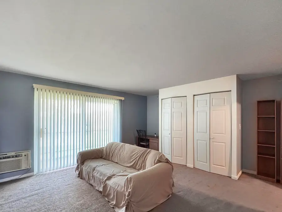 1910 W Hatherleigh Court #2C, Mount Prospect, IL 60056 - #2