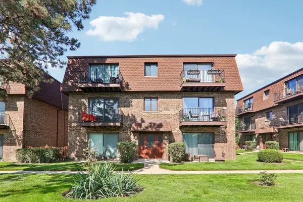 9616 Bianco Terrace #C, Des Plaines, IL 60016