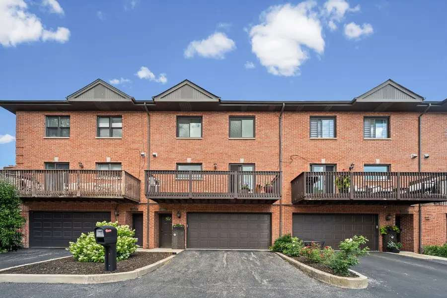 1339 E Central Road, Arlington Heights, IL 60005 - #2