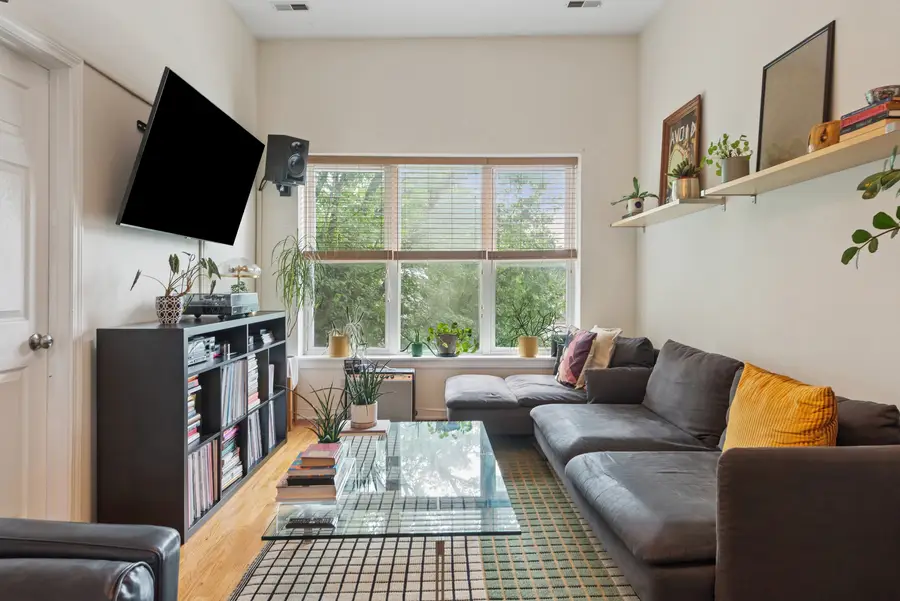 2607 N Hamlin Avenue #3, Chicago, IL 60647 - #3