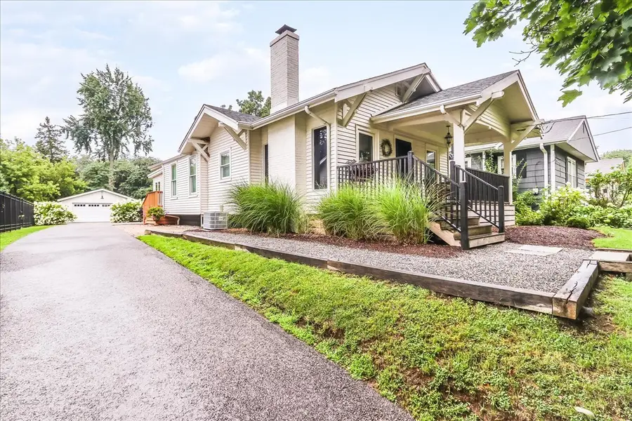 225 Coolidge Avenue, Barrington, IL 60010 - #2