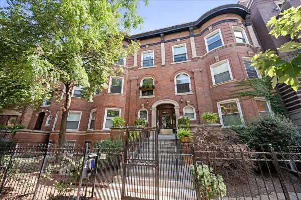 4053 N Sheridan Road #3, Chicago, IL 60613