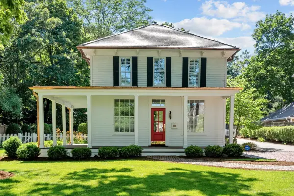 464 Oakwood Avenue, Lake Forest, IL 60045