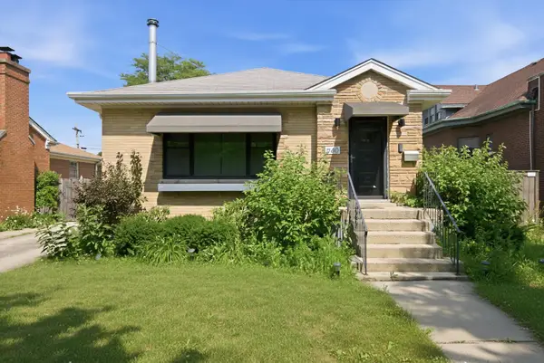 940 N Oak Park Avenue, Oak Park, IL 60302