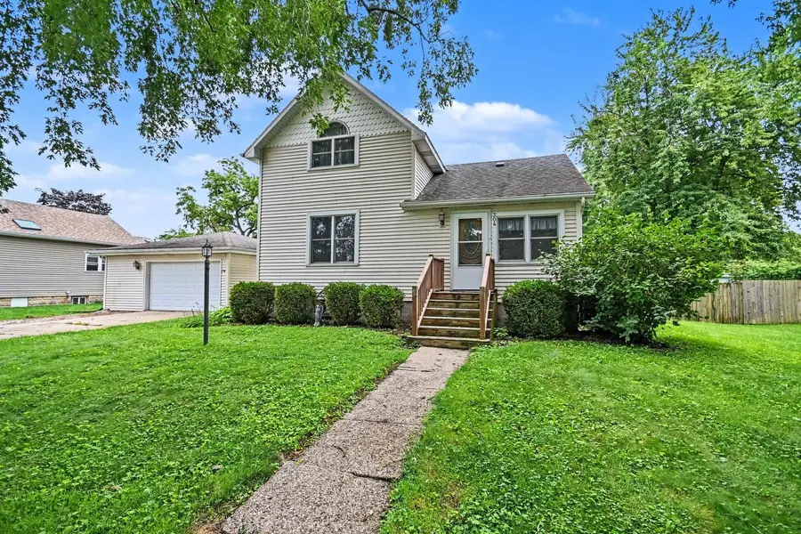 304 N Maple Street, Grant Park, IL 60940 - #3