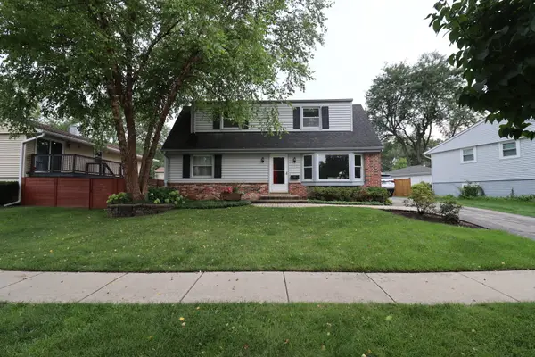 348 Cherrywood Road, Buffalo Grove, IL 60089