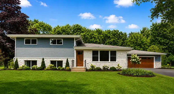 2257 Shannondale Drive, Green Oaks, IL 60048