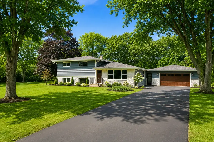 2257 Shannondale Drive, Green Oaks, IL 60048 - #2