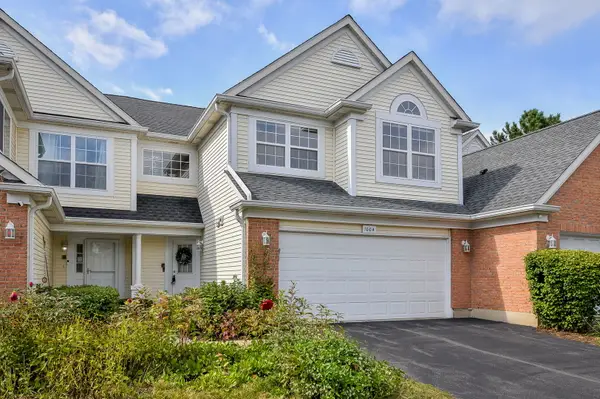 1004 Charlestowne Drive, West Chicago, IL 60185