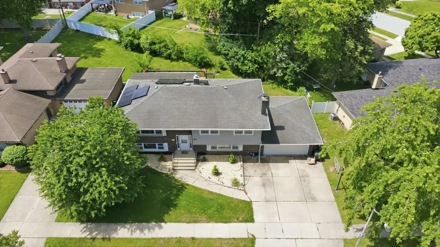 935 E 169th Street, South Holland, IL 60473 - #3