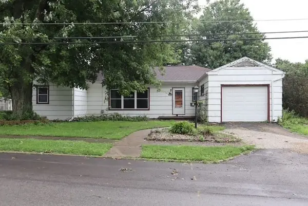 205 Fifth Street, Walnut, IL 61376