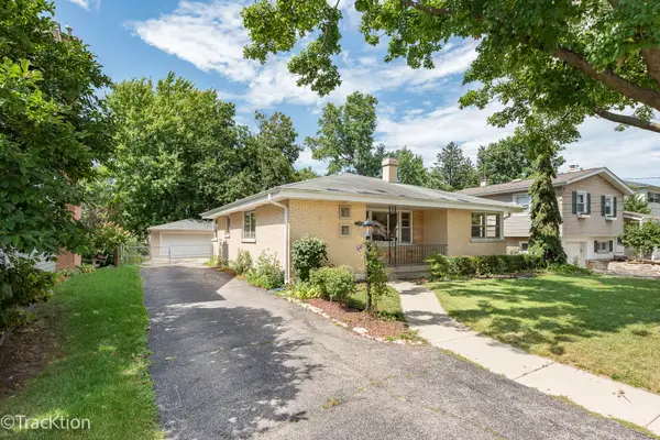 310 Merton Avenue, Glen Ellyn, IL 60137