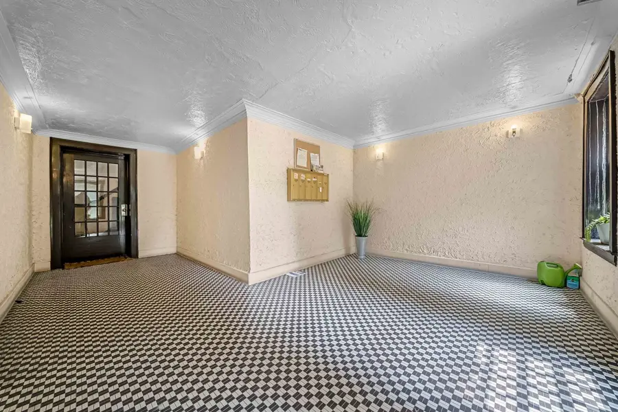 54 Forest Avenue #2W, Riverside, IL 60546 - #3