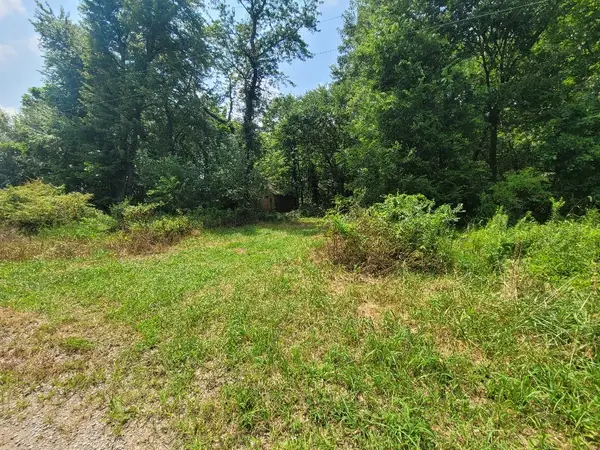 9469 County Road 1350 Road, Mcleansboro, IL 62859