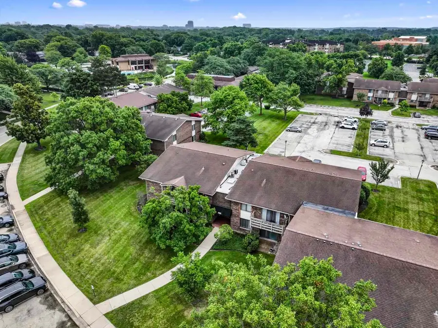 465 Raintree Court #2B, Glen Ellyn, IL 60137 - #2