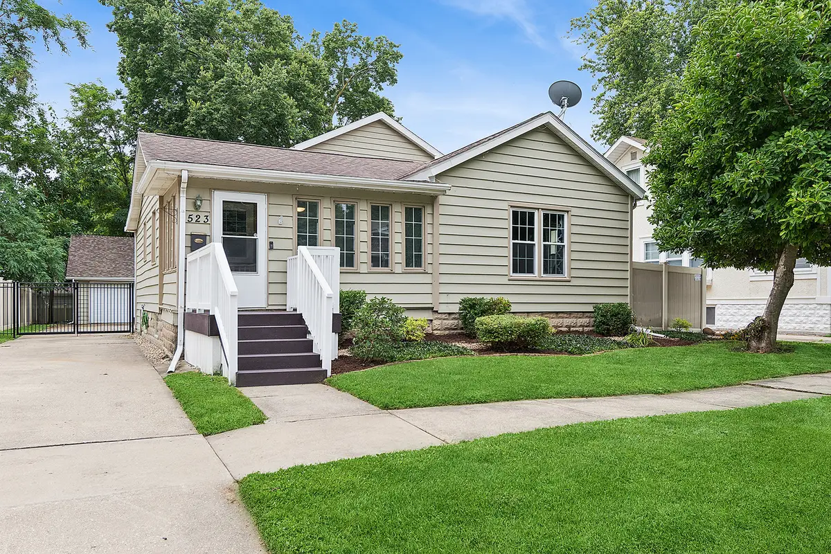 523 E Main Street, Morris, IL 60450 - #1