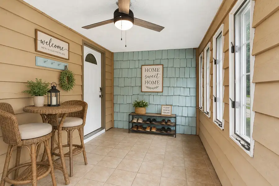 523 E Main Street, Morris, IL 60450 - #2