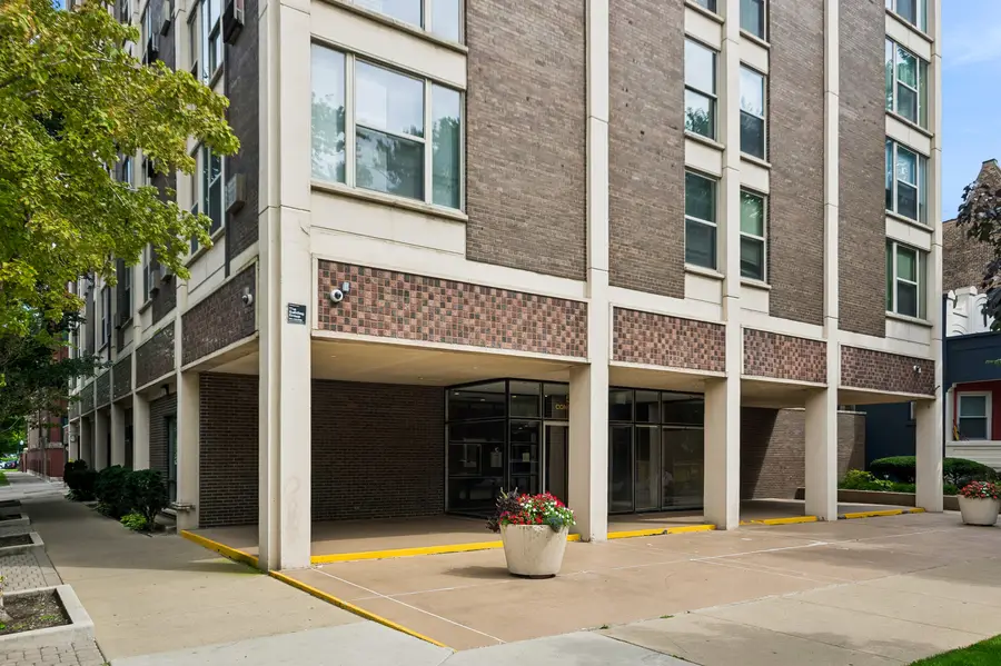 5401 S Hyde Park Boulevard #401, Chicago, IL 60615 - #2