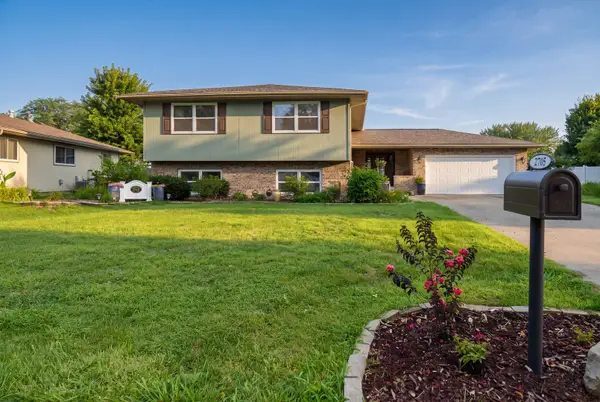 2705 Debo Drive, Peru, IL 61354