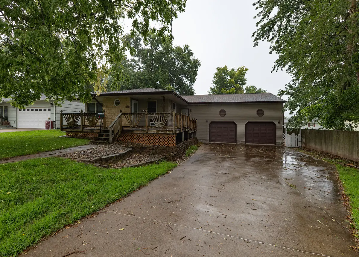 920 9th Avenue, Camanche, IA 52730 - #1