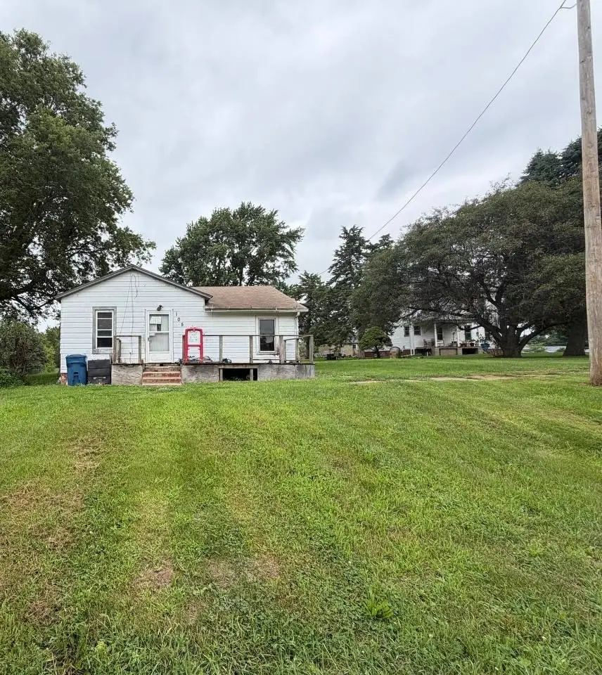 105 W Lincoln Avenue, Arlington, IL 61312 - #1