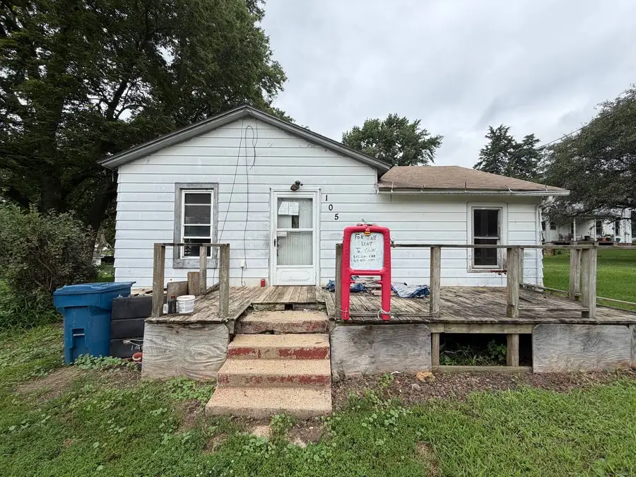 105 W Lincoln Avenue, Arlington, IL 61312 - #2
