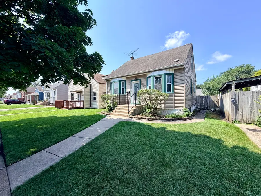 10806 S Whipple Street, Chicago, IL 60655 - #2
