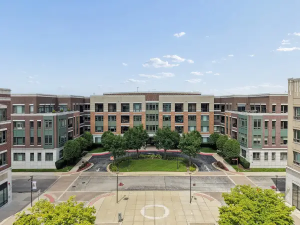 1000 Village Center Drive #405, Burr Ridge, IL 60527