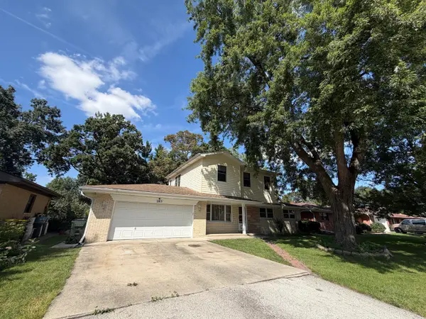 285 E Montrose Avenue, Wood Dale, IL 60191