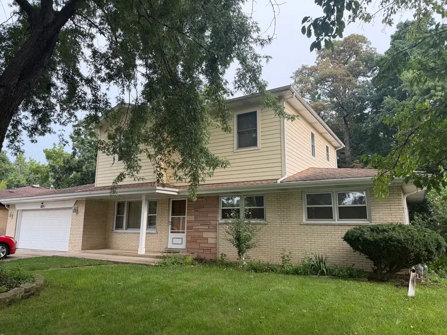 285 E Montrose Avenue, Wood Dale, IL 60191 - #2