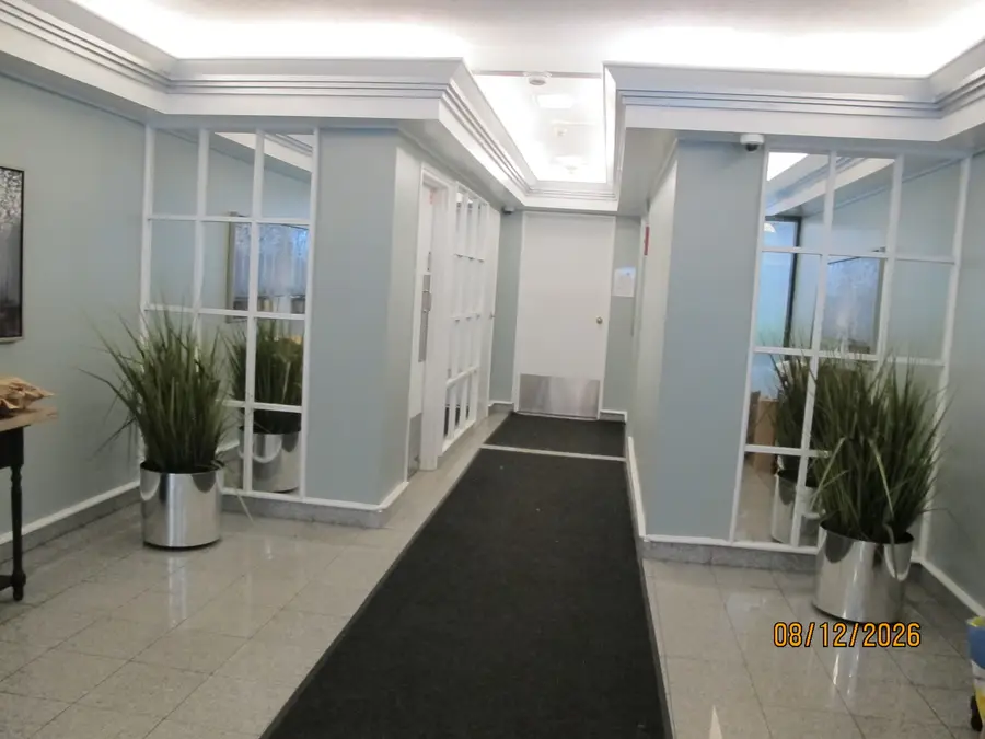 426 W Barry Avenue #409, Chicago, IL 60657 - #2