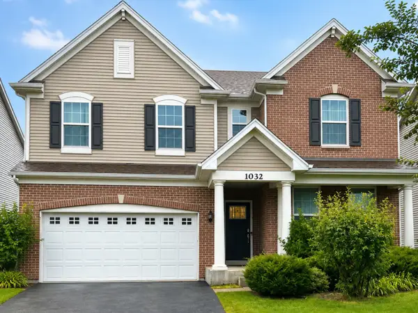 1032 Blazing Star Street, South Elgin, IL 60177