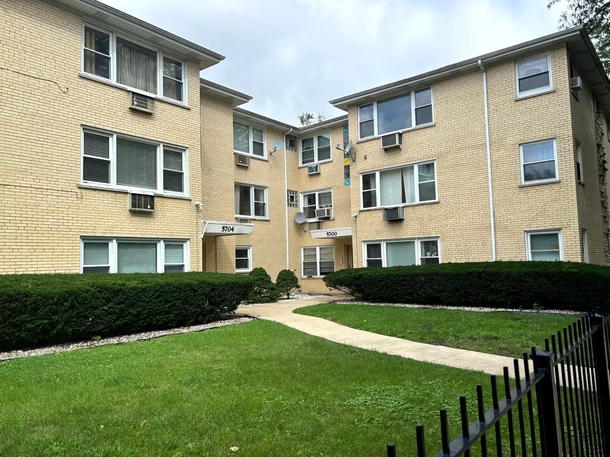 5700 W Montrose Avenue #1-C, Chicago, IL 60634 - #1