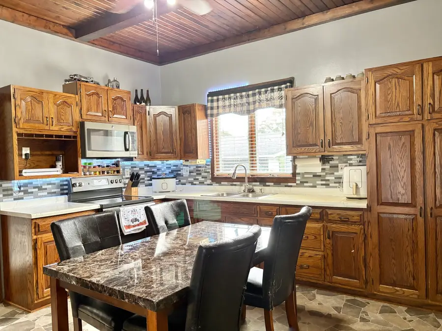 906 Van Buren Street, Streator, IL 61364 - #3