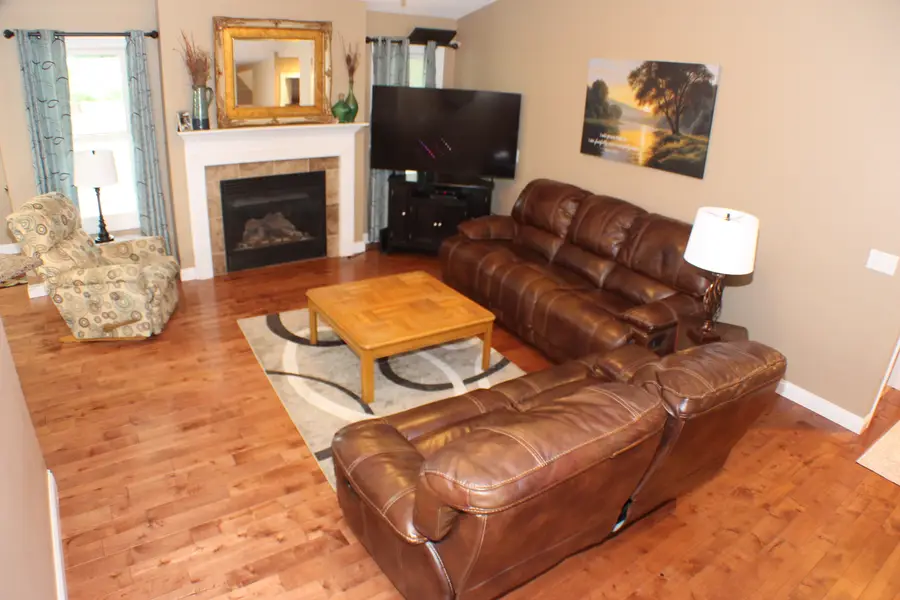 601 N 6th St Circle, Princeton, IA 52768 - #2