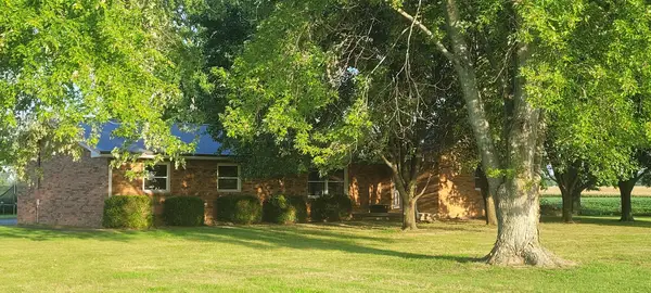 8340 N Cherryville Lane, Mt Vernon, IL 62864