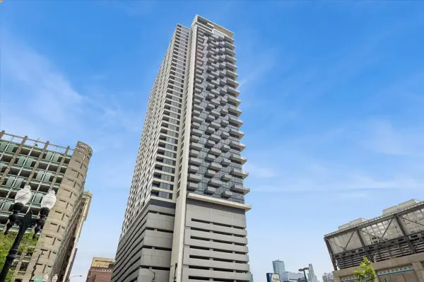 235 W Van Buren Street #1518, Chicago, IL 60607