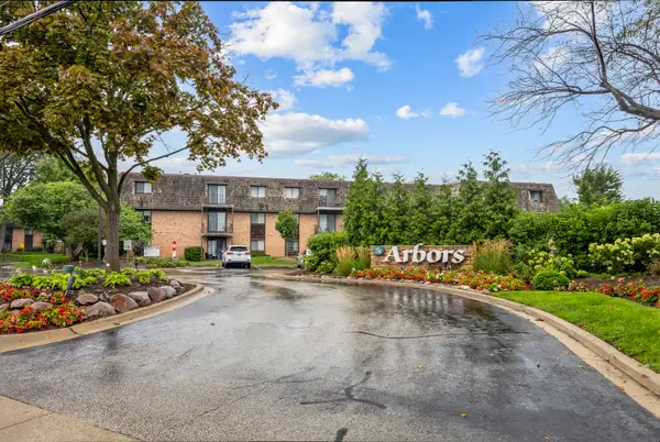 1 Oak Creek Drive #2303, Buffalo Grove, IL 60089
