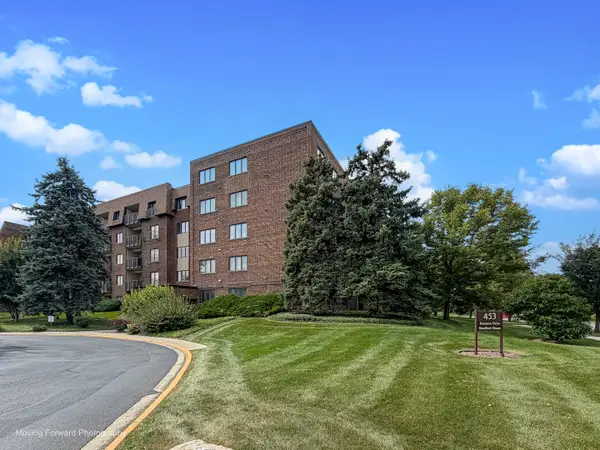 453 Raintree Drive #5K, Glen Ellyn, IL 60137