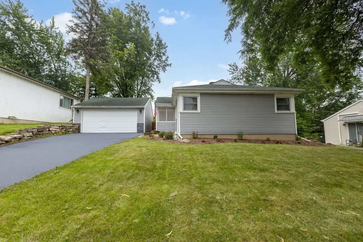 9 Grant Avenue, Lake In The Hills, IL 60156 - #1
