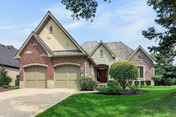 46 Forest Gate Circle, Oak Brook, IL 60523